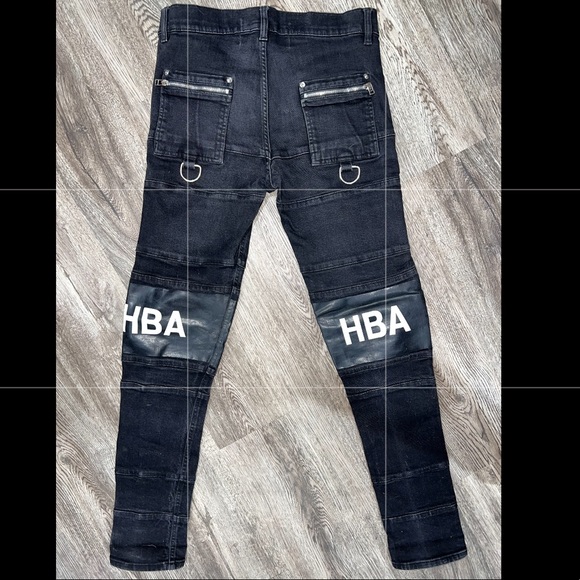 HBA W28 but I wear 30/31 and they fit nicely - Picture 2 of 5